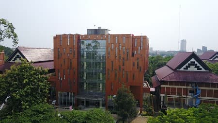 Gedung Fakultas Teknik (FT)